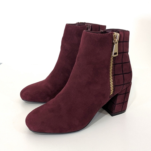 Journee Collection Sarah Burgundy Microfiber Ankle Boots Booties Size 5.5 Womens - Picture 5 of 8